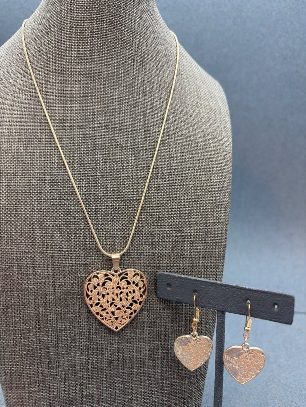 Pendant Necklace Earrings Set 16 In Heart-Shaped Rose Gold Intricate Lace Bridal